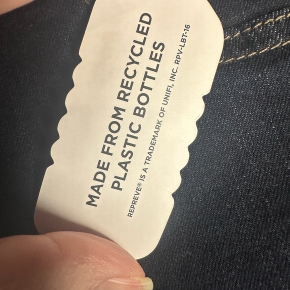 (17)NWT RAFAELLA dark wash, high rise skinny fits sizes 2-4-6. - Picture 3 of 6